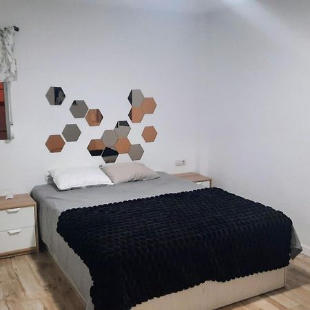 Feel At Home At Tamara Apartment - Two Steps To The Pool 托雷莫利诺斯 外观 照片