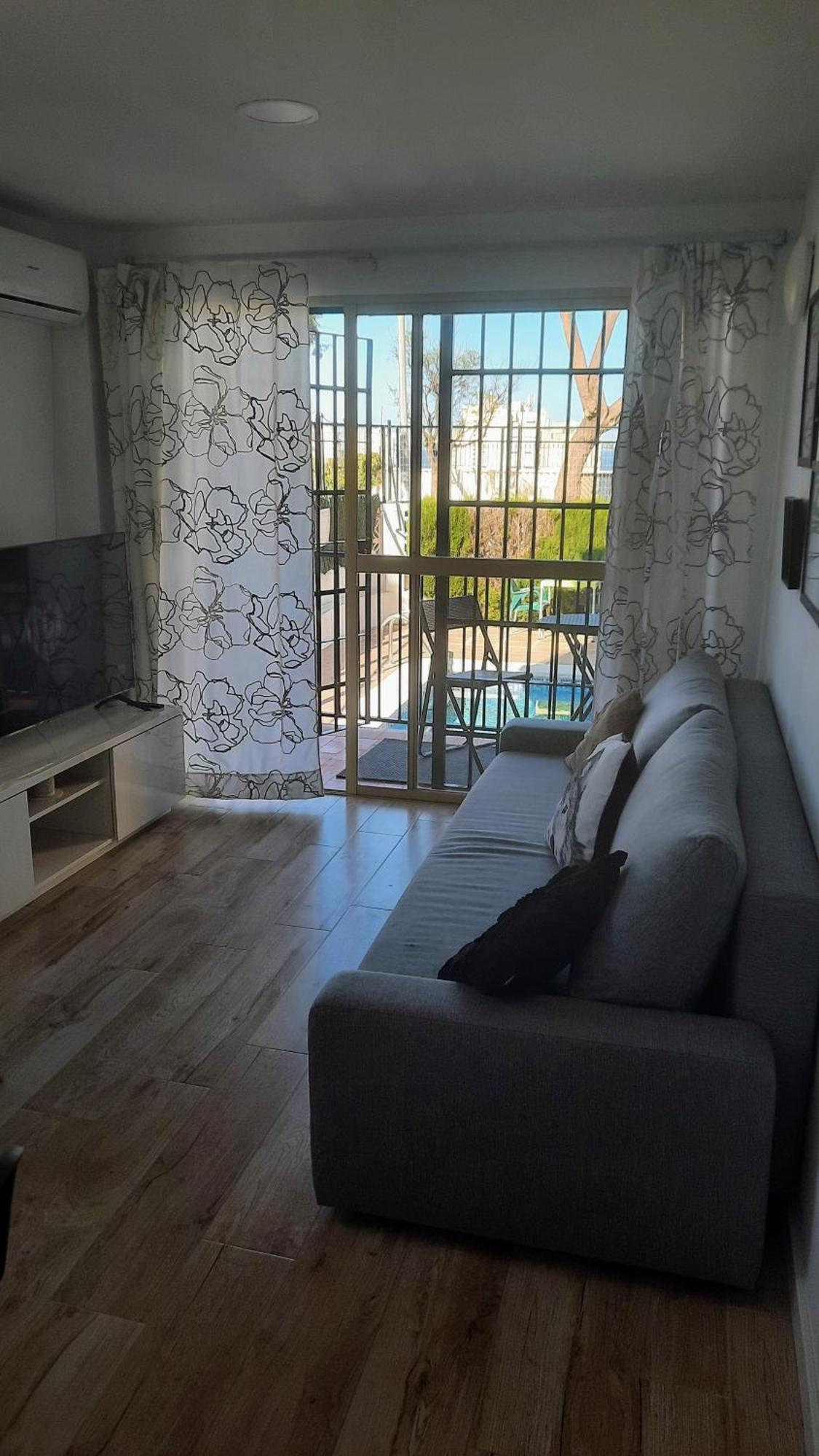 Feel At Home At Tamara Apartment - Two Steps To The Pool 托雷莫利诺斯 外观 照片