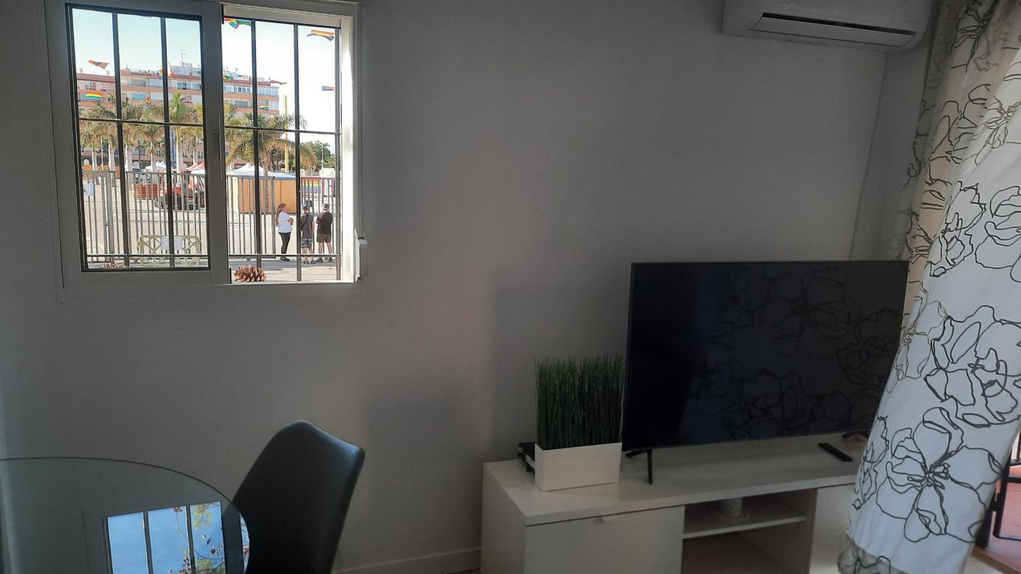 Feel At Home At Tamara Apartment - Two Steps To The Pool 托雷莫利诺斯 外观 照片